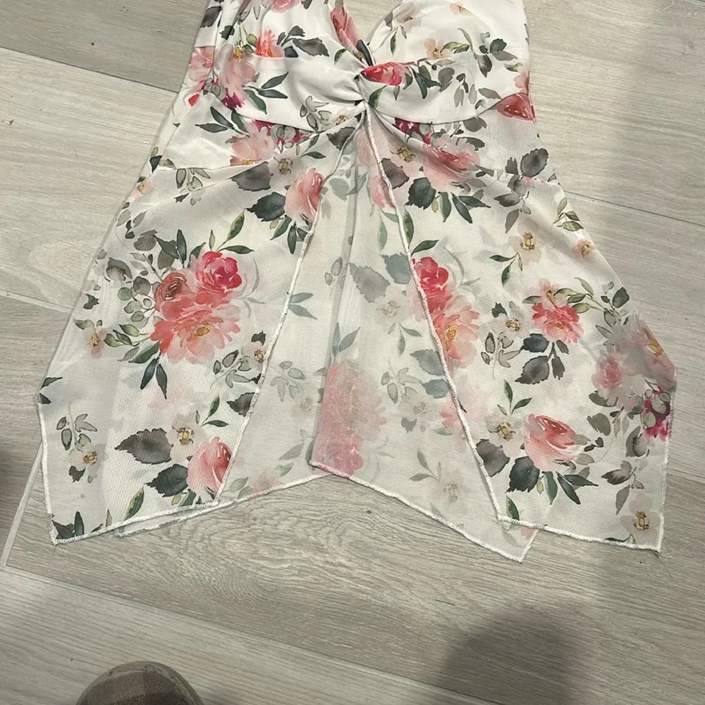 Princess Polly Fallen Roses Tank - Picture 5 of 6